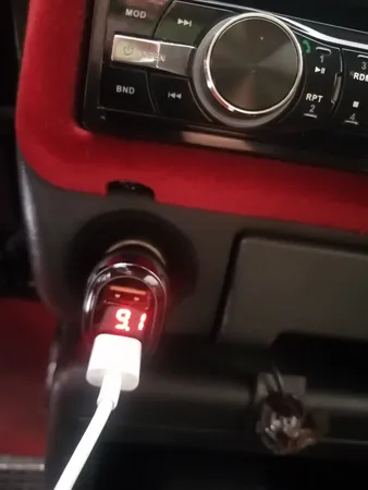 شارژر فندکی الدینیو مدل C2 به همراه کابل تبدیل microUSB