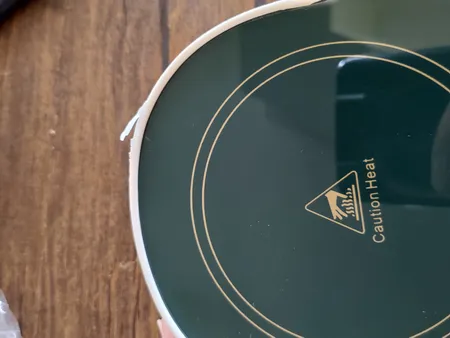 ماگ حرارتی لاکی طرح هیتردار به همراه صفحه گرمکن