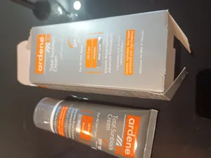 تجریه خرید کرم ضدآفتاب بی‌رنگ آردن SPF50 مدل Total Sun Block مناسب انواع پوست وزن 50 گرم