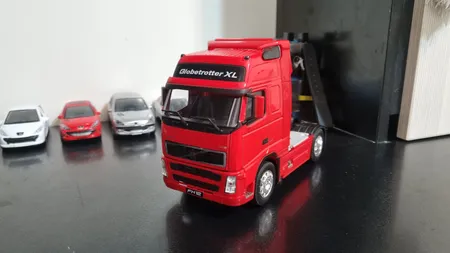 ماشین بازی ولی مدل Volvo FH12