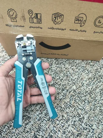 انبر سیم لخت کن اتوماتیک توتال مدل THT15246 سایز 210 میلی متر