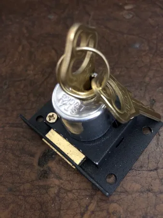 قفل کمد اس تی ای مدل HL502