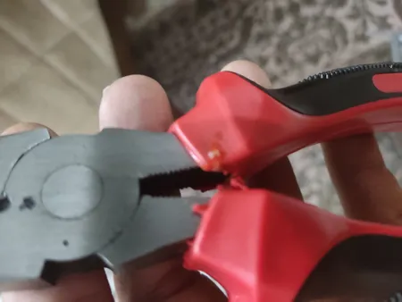 انبر دست و سیم چین و دم باریک جاب مدل JB-YE 700 مجموعه 3 عددی