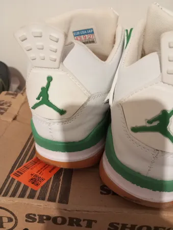 کفش مخصوص دویدن مدل 4 Retro