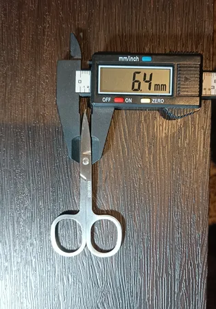 قیچی ابرو مدل HQ3000