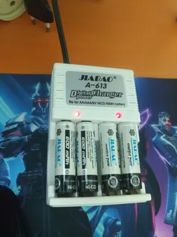 شارژر جیابائو مدل A-613 به همراه 4 باتری شارژی قلمی