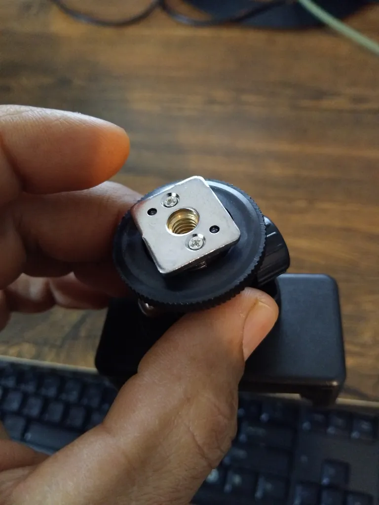 پایه نگهدارنده گوشی موبایل به دوربین عکاسی پلوز مدل PU-417