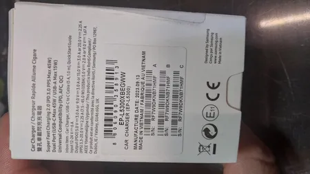 شارژر فندکی سامسونگ مدل EP-L5300XBEGWW به همراه کابل تبدیل USB-C