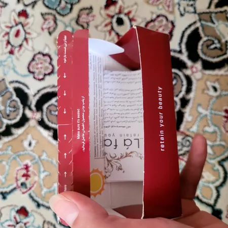 کرم ضدآفتاب و ضدلک رنگی لافارر مدل SPF40-Medium، مناسب پوست‌های چرب، حجم 40 میلی‌لیتر