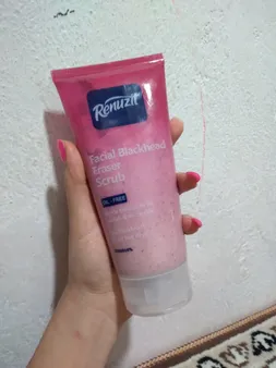 اسکراب پوست رینوزیت مدل Oil and Free حجم 200 میلی لیتر