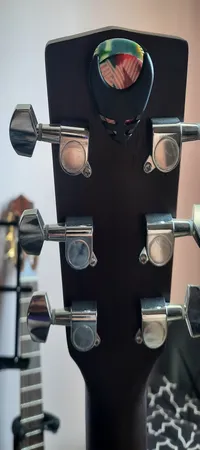 نگهدارنده پیک گیتار مدل VC40