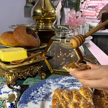 عسل طبیعی فاخر ایرانی - 1 کیلوگرم