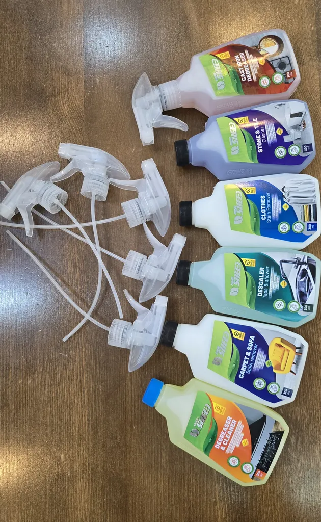 اسپری لکه بر فرش و مبل نانوشید مدل carpet & sofa stain remover حجم 300 میلی لیتر