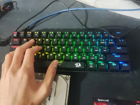 کیبورد گیمینگ ردراگون مدل K630 Dragonborn، مکانیکال سوییچ قرمز، Tenkeyless، نورپردازی RGB