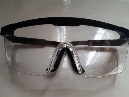 عینک محافظ آزمایشگاهی مدل STAR