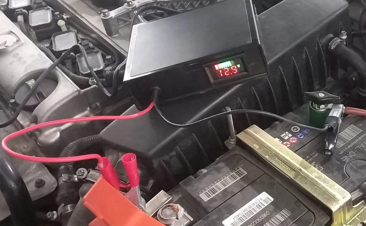 شارژر باتری خودرو الکترونیکان 12 ولت 6 آمپر مدل ELC_0340