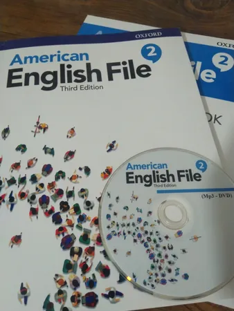 کتاب American English File 2 Third Edition اثر جمعی از نویسندگان انتشارات الوند پویان