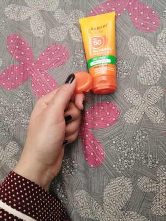 کرم ضد آفتاب آردن سان مدل Peach Beige وزن 50 گرم