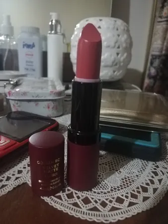 رژ لب گلدن رز مدل ولوت مات شماره 10