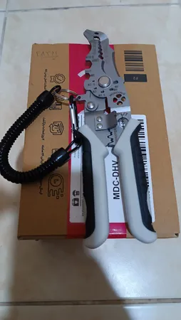 انبر سیم لخت کن چندکاره یوتولز مدل S2 سایز هشت و نیم اینچ