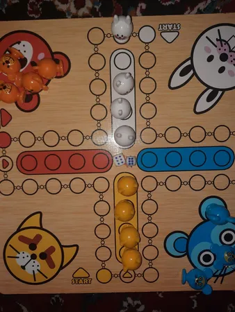 بازی منچ و مارپله تخته چوبی مدل Animals