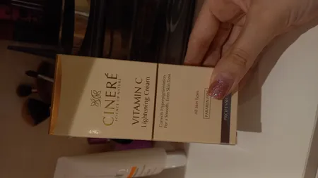 کرم روشن کننده ویتامین C سینره حجم 40 میلی لیتر