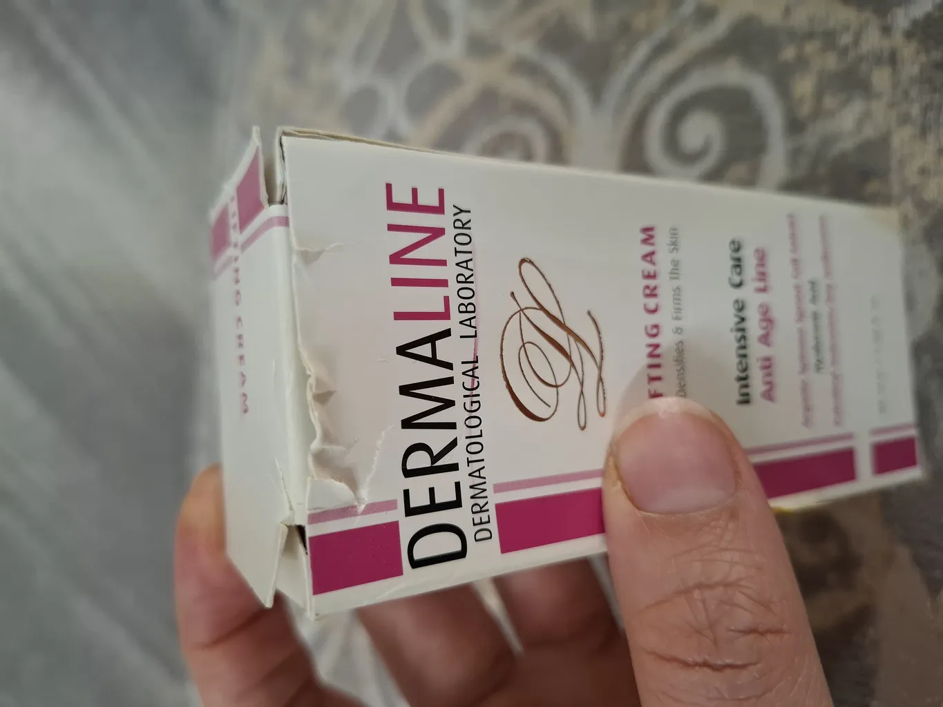 کرم سفت کننده پوست درمالاین مدل re-densifies and firms the skinحجم 45 میلی لیتر