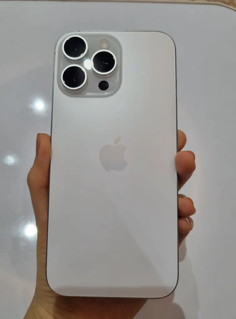 گوشی موبایل اپل مدل iPhone 16 Pro Max ZAA دو سیم کارت ظرفیت 256 گیگابایت و رم 8 گیگابایت