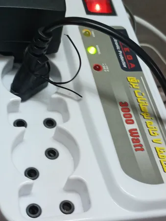 محافظ ولتاژ برق امگا مدل 14715