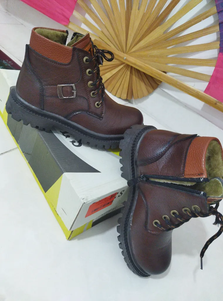 نیم بوت پسرانه مدل k n