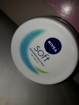 کرم مرطوب کننده نیوآ مدل Soft حجم 300 میلی لیتر