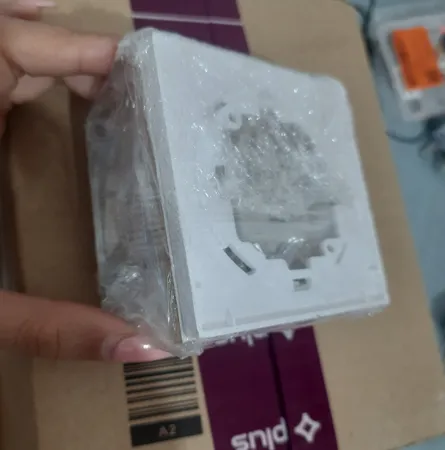 پریز برق ارت دار دلند مدل آسا بسته 5 عددی