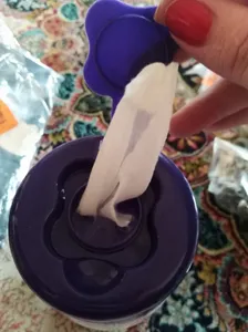 تجریه خرید دستمال مرطوب پاک کننده آرایش وی کر مدل 022 بسته 70 عددی