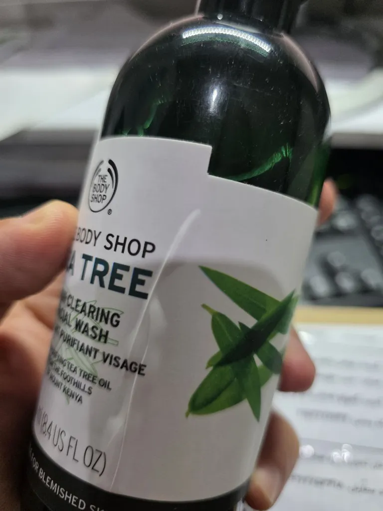ژل شستشو صورت بادی شاپ مدل TEA TREE حجم 250 میلی لیتر