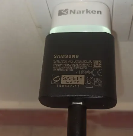 مبدل برق نارکِن مدل NK001 طرح چراغدار