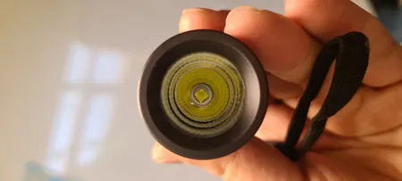 چراغ قوه بی بست مدل F1