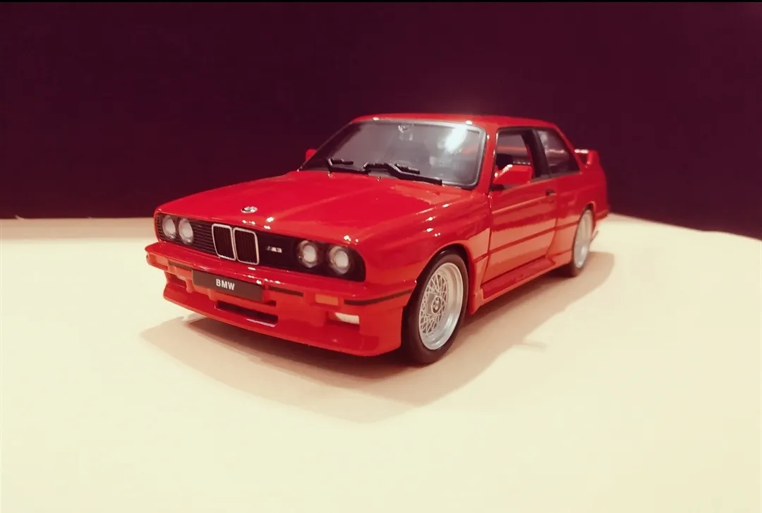 ماکت ماشین بوراگو مدل  BMW 3 Series M3 (E30) 1988