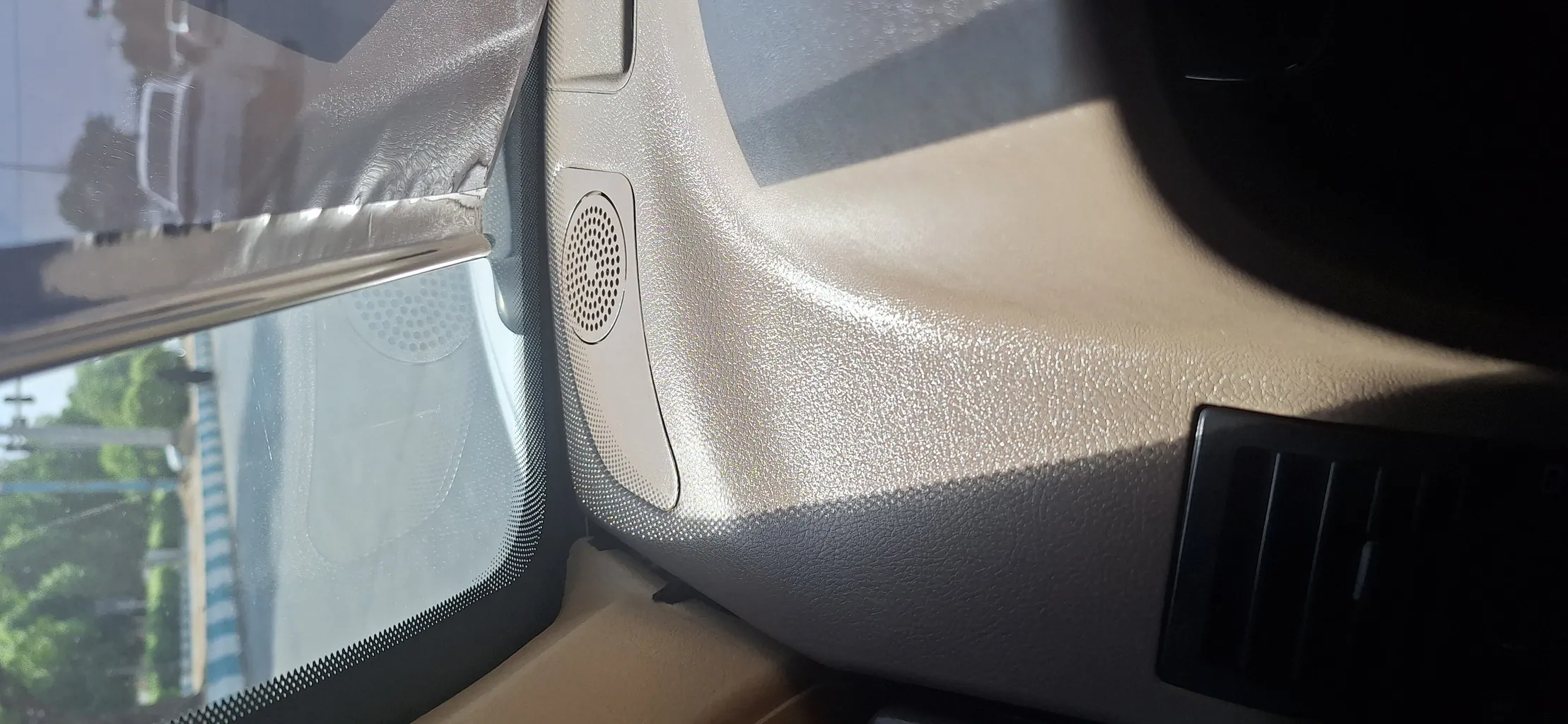 توری قاب بلندگو بالای داشبورد خودرو وارون مدل P-466 مناسب برای پژو 405 SLX بسته 2 عددی