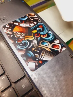 استیکر لپ تاپ راتیانا مدل cinema01 مناسب برای لپ تاپ 15 تا 17 اینچ به همراه برچسب حروف فارسی کیبورد