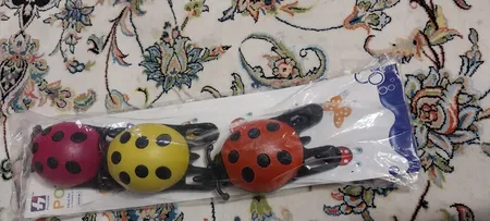 قلاب آویز حوله طرح کفشدوزک بسته 3 عددی