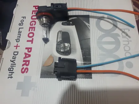 چراغ مه شکن جلو خودرو مدل DL85 مناسب برای پژو پارس بسته 2 عددی