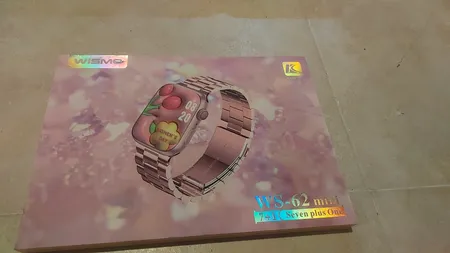 ساعت هوشمند دبلیو اِس مدل WS62 Mini دارای قابلیت های کنترل موسیقی، قابلیت مکالمه مستقیم، پشتیبانی از زبان فارسی در منو و سیستم‌عامل، قابلیت تغییر طرح ساعت یا تم , بند فلز