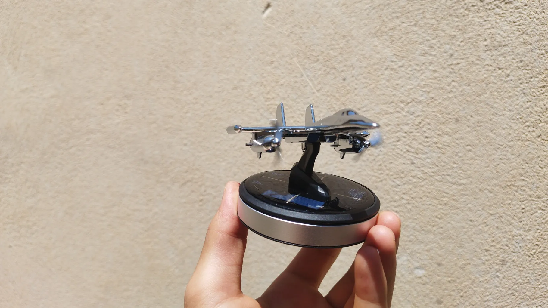 خوشبو کننده خورشیدی خودرو طرح جت کد KK400400