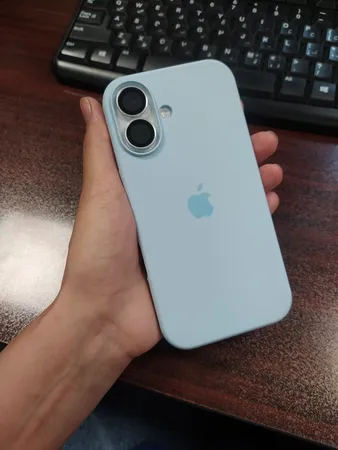 گوشی موبایل اپل مدل iPhone 16 CH دو سیم کارت ظرفیت 256 گیگابایت و رم 8 گیگابایت