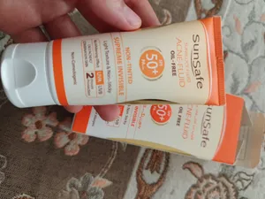 تجریه خرید کرم ضدآفتاب بی‌رنگ سان‌سیف SPF50 مدل ACNE-FLUID مناسب پوست مختلط، حجم 50 میلی‌لیتر