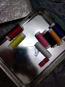 چرخ خیاطی دستی و ملزومات خیاطی