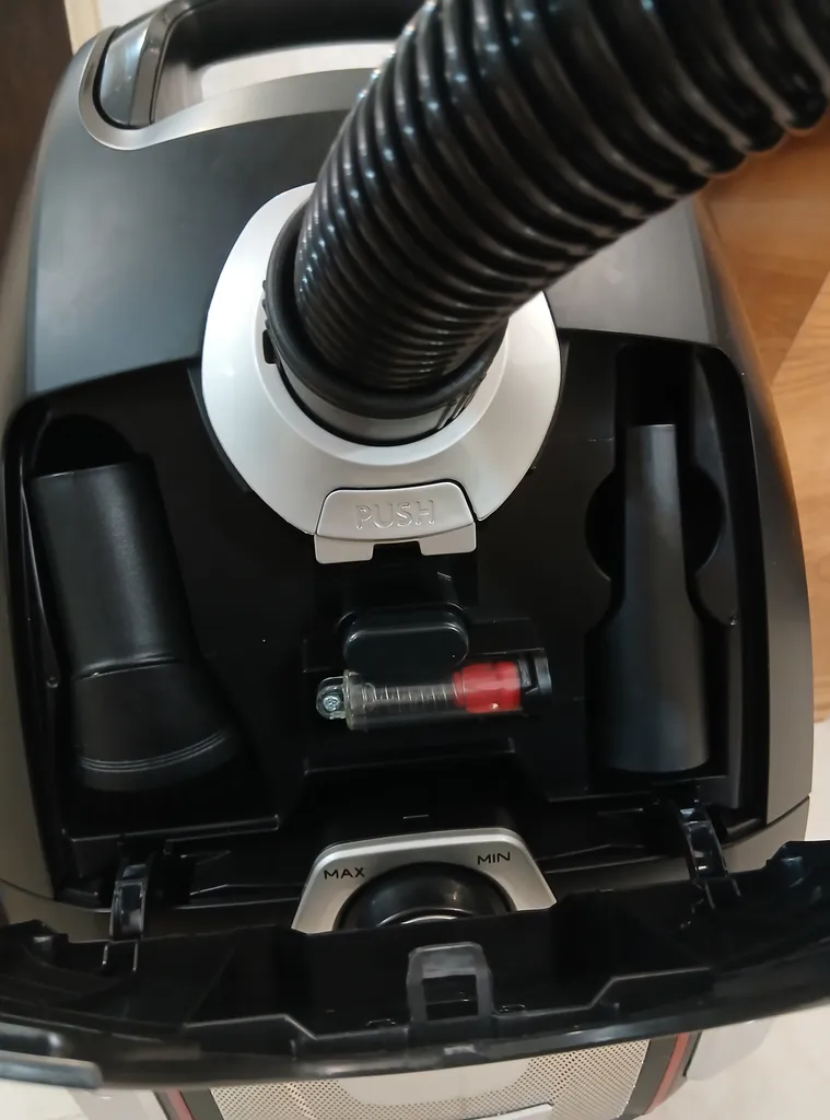 جاروبرقی سام مدل 8025