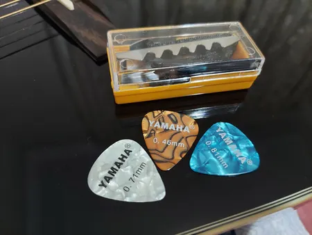 کاپو گیتار مدل بندی کد 7 همراه پیک مجموعه 2 عددی