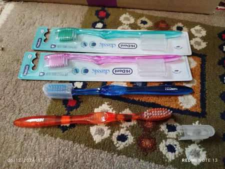 مسواک های دنت مدل 909 با برس متوسط مجموعه 4 عددی