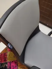 تجریه خرید صندلی اداری بتیس مدل E202K